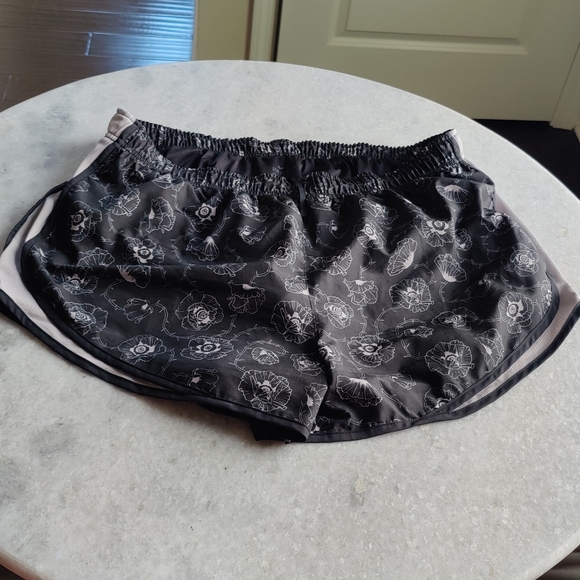 Nike set size 1x shorts and top - Picture 2 of 9